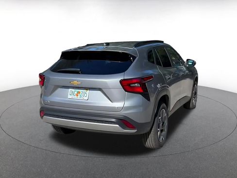 Used 2025 Chevrolet Trax LT image 14