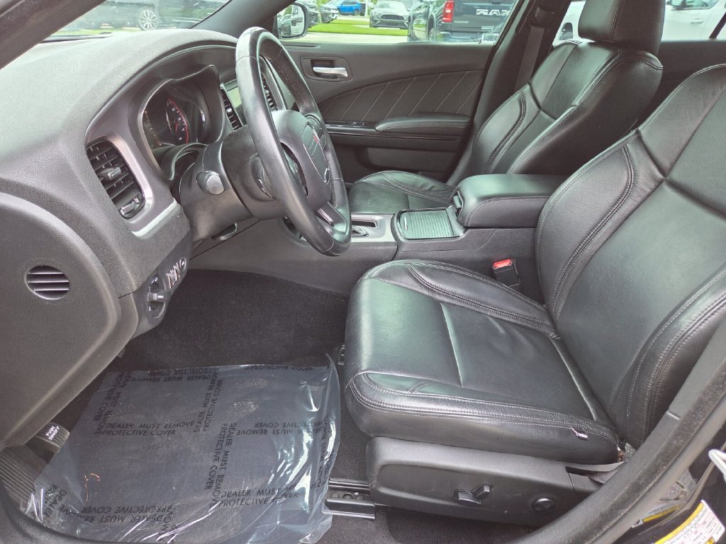 Used 2020 Dodge Charger SXT w/ Blacktop Package RWD image 27