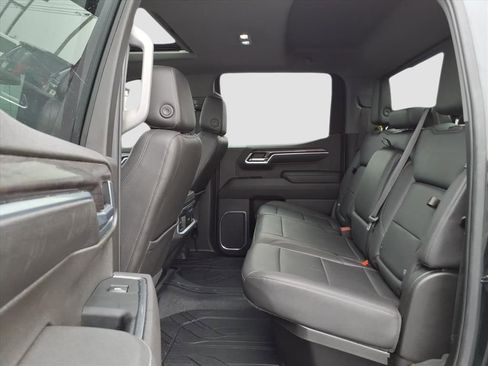 Used 2022 Chevrolet Silverado 1500 LTZ w/ LTZ Convenience Package II image 16