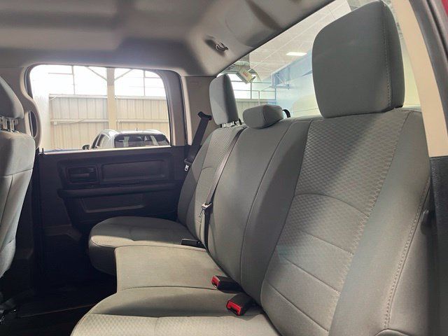 Used 2017 RAM 1500 Express RWD image 19