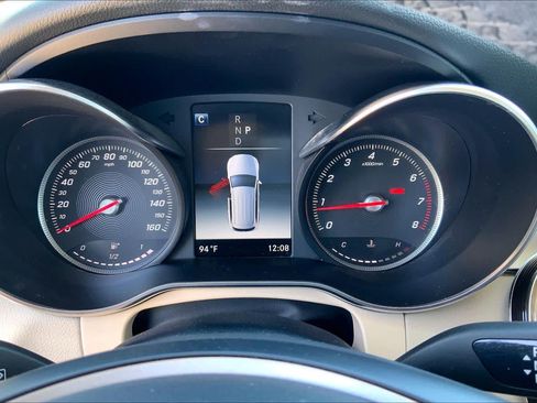 Used 2018 Mercedes-Benz GLC 300 4MATIC image 25
