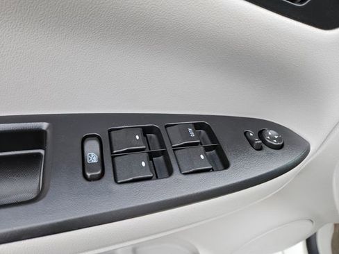 Used 2009 Chevrolet Impala LT image 16