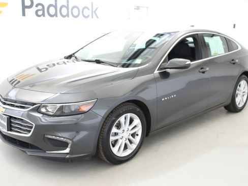 Used 2017 Chevrolet Malibu LT image 3