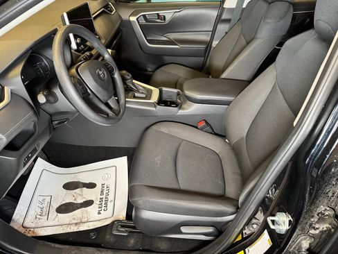 Used 2025 Toyota RAV4 LE FWD image 20
