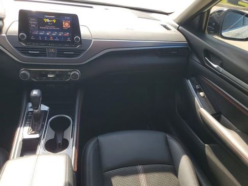 Used 2023 Nissan Altima 2.5 SR FWD image 32