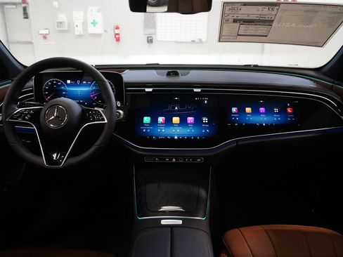 New 2026 Mercedes-Benz E 350 4MATIC Sedan image 17