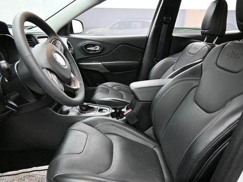 Certified 2022 Jeep Cherokee Latitude Lux image 11