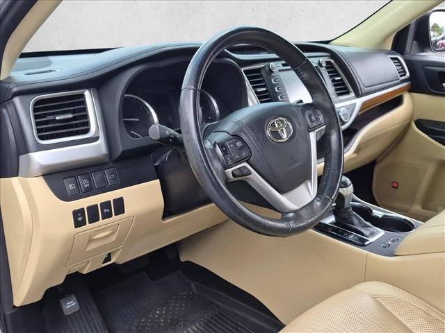 Used 2018 Toyota Highlander Limited AWD/4WD image 9