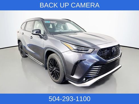 Used 2024 Toyota Highlander Limited image 3