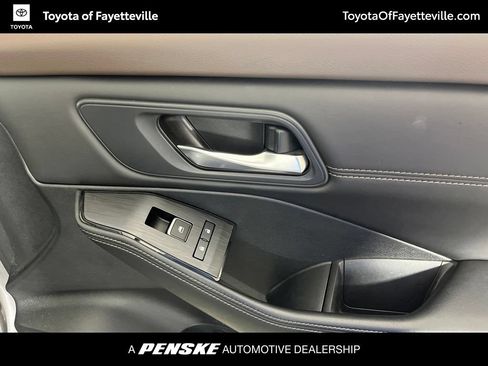 Used 2023 Nissan Rogue SL w/ SL Premium Package FWD image 22
