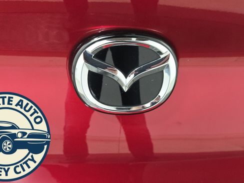 Used 2023 MAZDA MAZDA3 s image 27