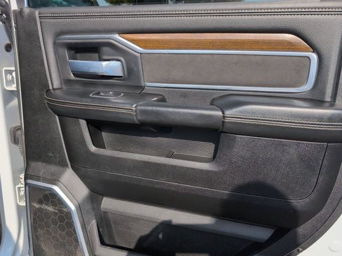 Used 2024 RAM 2500 Laramie AWD/4WD image 38
