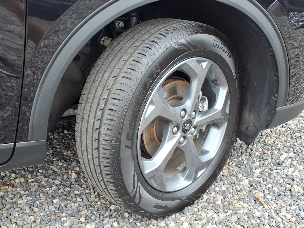 Certified 2025 Ford Escape ST-Line AWD/4WD image 9