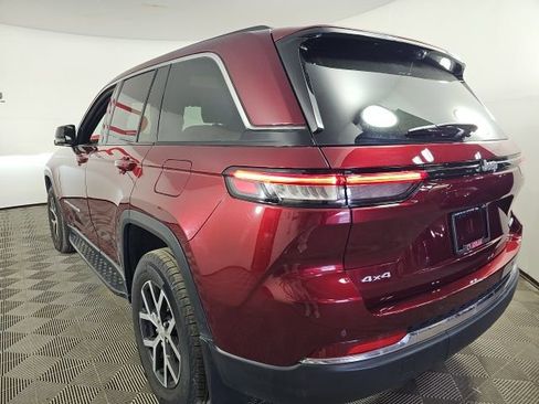 Certified 2024 Jeep Grand Cherokee Limited w/ Luxury Tech Group II image 5