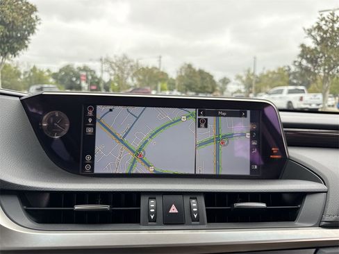 Used 2020 Lexus ES 300h w/ Premium Package image 24