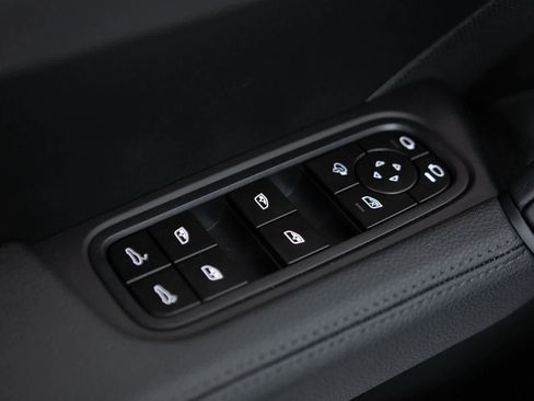 New 2026 Porsche Cayenne Coupe image 18