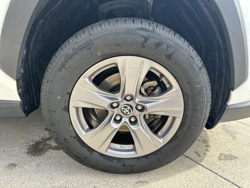 Certified 2023 Toyota RAV4 LE AWD/4WD image 32