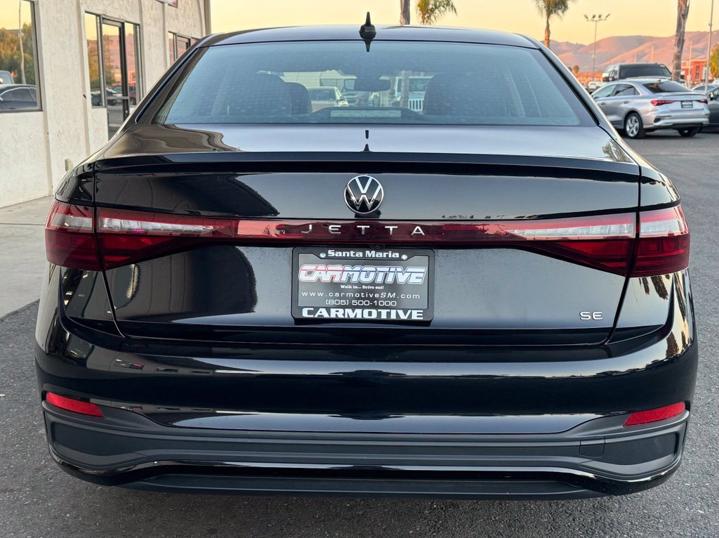 Used 2025 Volkswagen Jetta SE FWD image 5