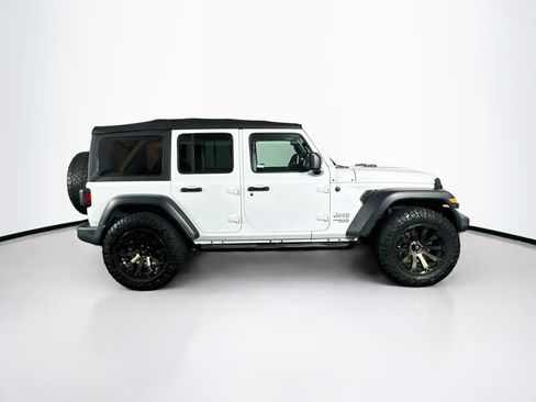 Used 2018 Jeep Wrangler Unlimited Sport S AWD/4WD image 10