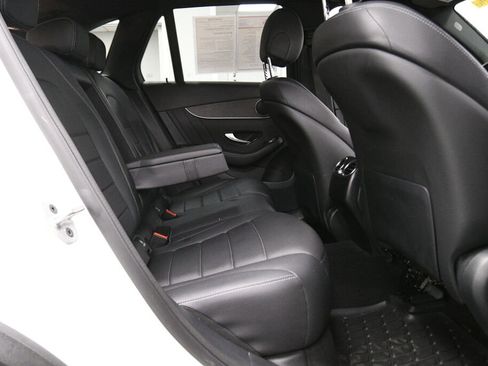 Used 2022 Mercedes-Benz GLC 300 4MATIC image 25