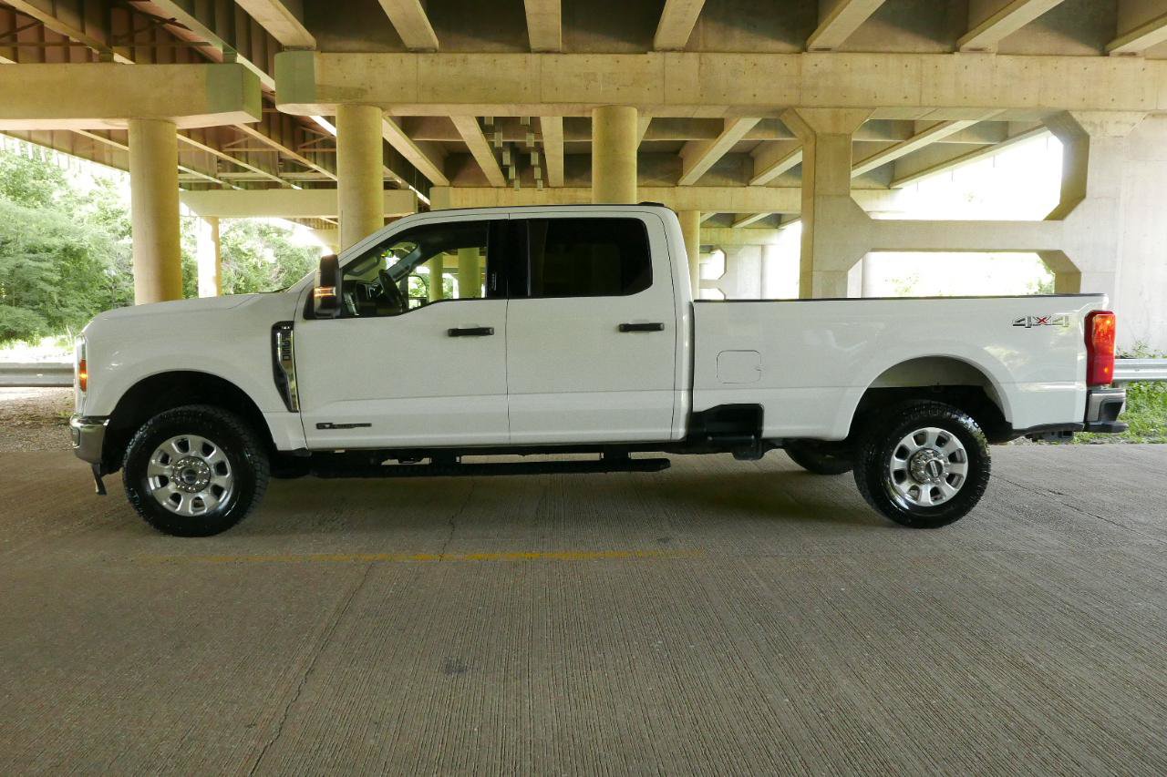 Used 2024 Ford F350 XLT AWD/4WD image 22