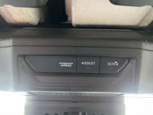 Used 2025 Jeep Wrangler Unlimited Sahara AWD/4WD image 65