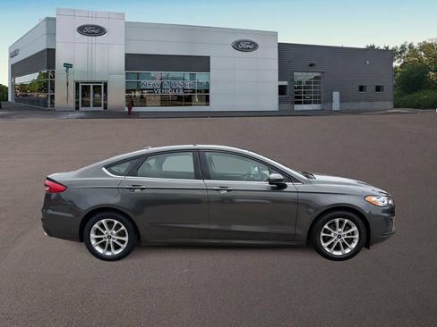 Used 2020 Ford Fusion SE FWD image 10