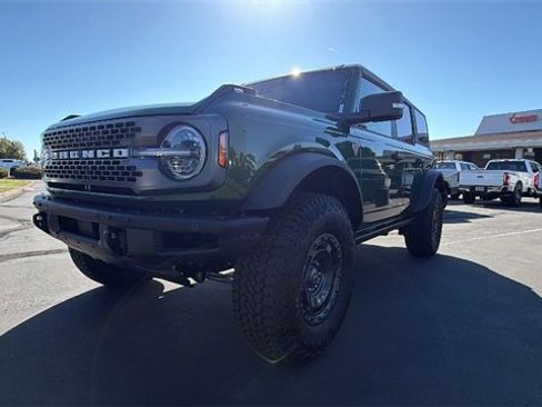 New 2025 Ford Bronco Badlands image 9
