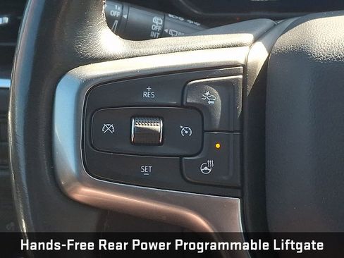 Used 2022 Chevrolet Suburban Z71 w/ Luxury Package AWD/4WD image 27