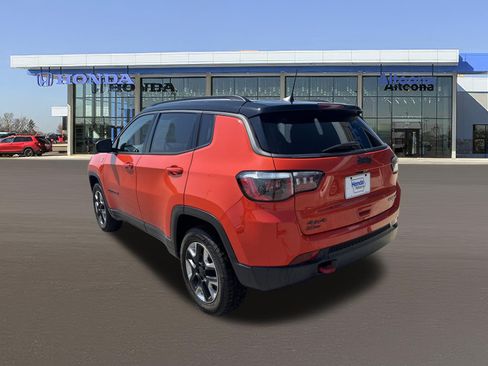 Used 2018 Jeep Compass Trailhawk w/ Cold Weather Group AWD/4WD image 3