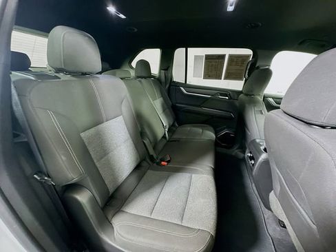 Certified 2025 GMC Acadia Elevation image 29