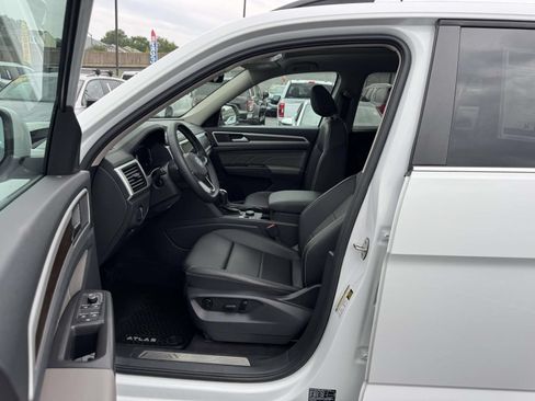 Used 2023 Volkswagen Atlas SE AWD/4WD image 22