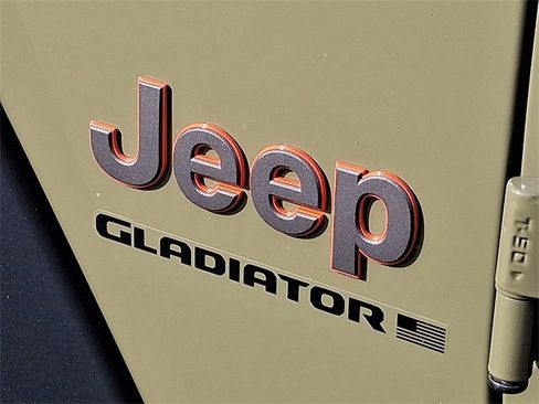 New 2025 Jeep Gladiator Mojave w/ Convenience Group image 11