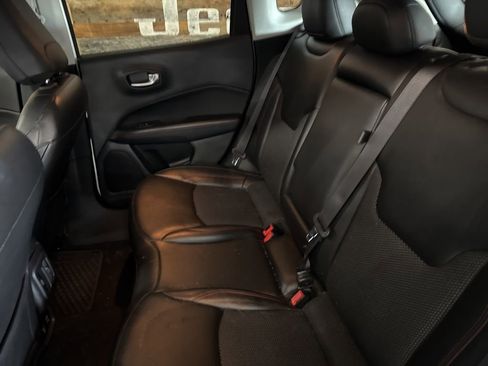 Used 2020 Jeep Compass Trailhawk image 12