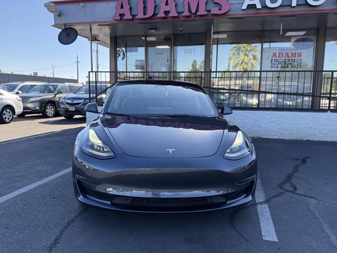 Used 2022 Tesla Model 3 Long Range AWD/4WD image 8