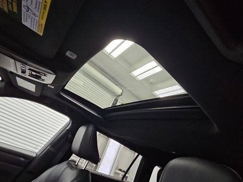 Used 2024 Toyota Highlander XSE FWD image 31