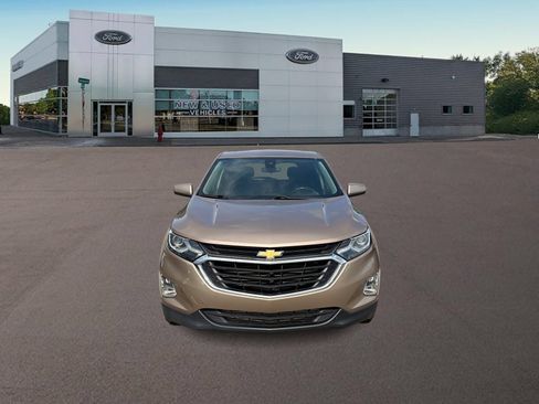 Used 2019 Chevrolet Equinox LT w/ Driver Convenience Package FWD image 3