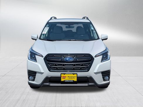 Used 2022 Subaru Forester Premium AWD/4WD image 2