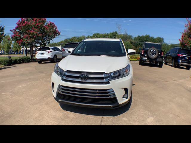 Used 2019 Toyota Highlander Limited AWD/4WD image 3