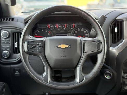 Used 2025 Chevrolet Silverado 2500 Custom w/ Custom Value Package image 18