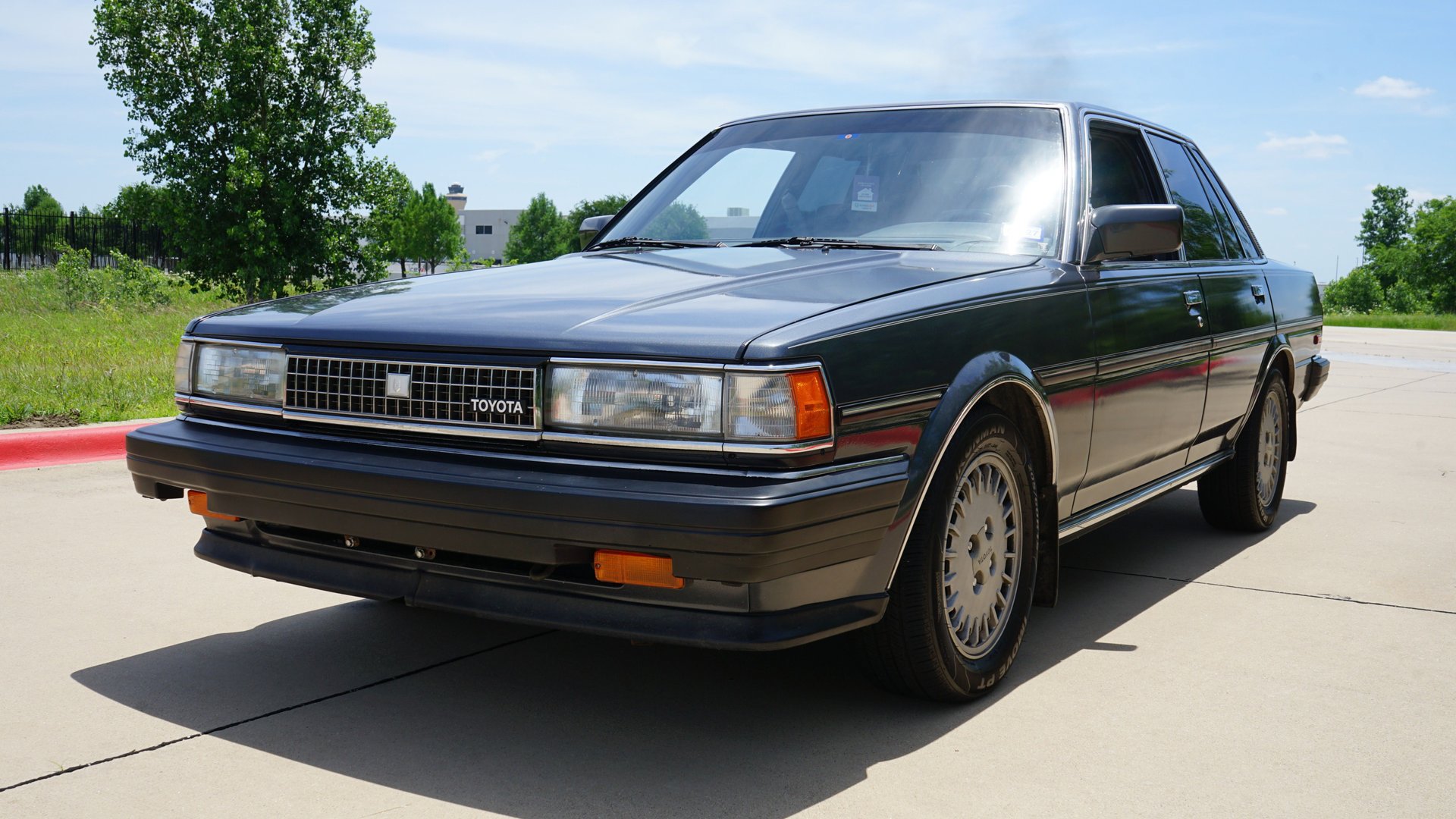 Used 1987 Toyota Cressida Sedan RWD image 3