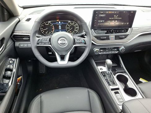 New 2025 Nissan Altima 2.5 SL AWD/4WD image 9