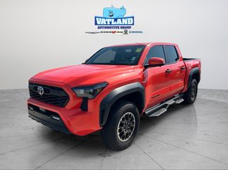 Used 2024 Toyota Tacoma TRD Off-Road w/ TRD Off Road Premium Package AWD/4WD video 1