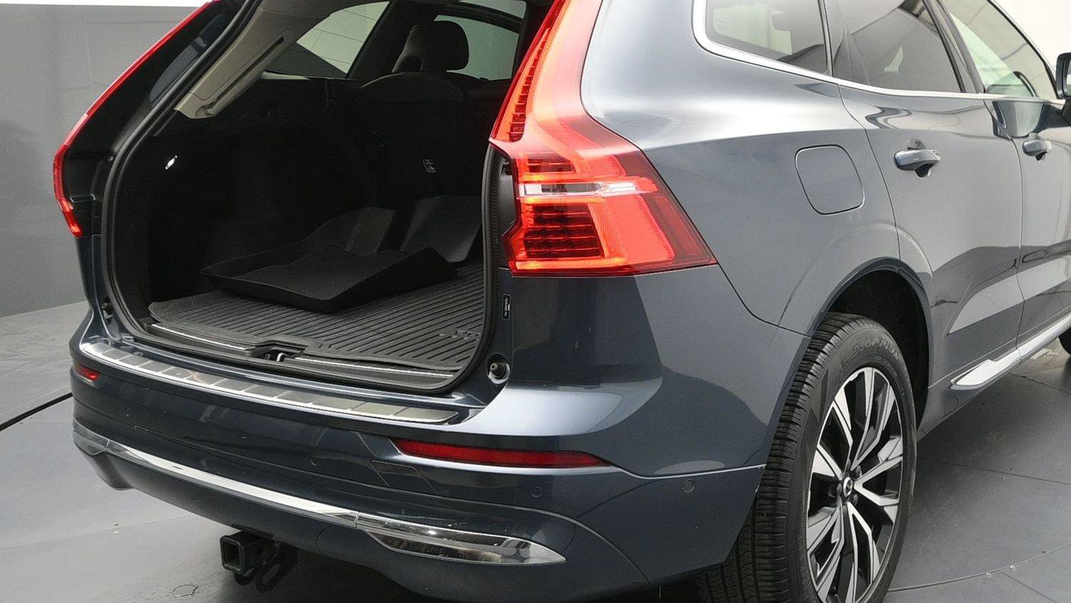 Used 2023 Volvo XC60 B5 Plus w/ Climate Package AWD/4WD image 13