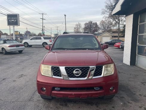 Used 2005 Nissan Pathfinder SE w/ (P01) Se Premium Pkg image 2