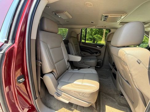 Used 2016 Chevrolet Suburban LTZ RWD image 14