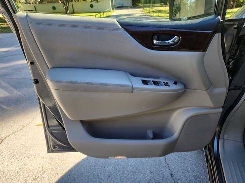 Used 2017 Nissan Quest SV image 13