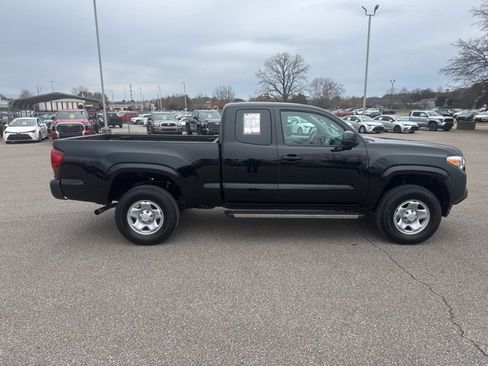 Used 2023 Toyota Tacoma SR image 6