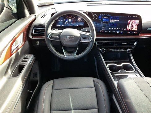 Certified 2024 Chevrolet Traverse Z71 w/ LPO, Floor Liner Package image 19