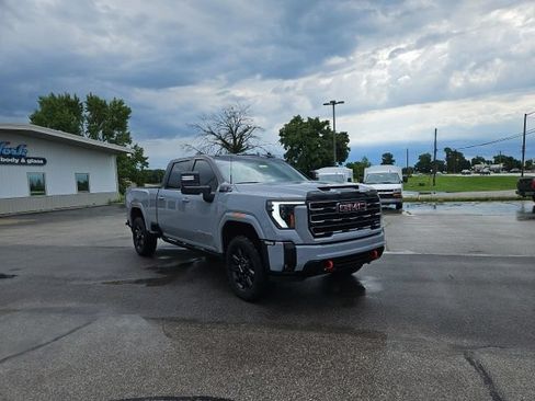 Used 2025 GMC Sierra 2500 AT4 w/ AT4 Premium Plus Package AWD/4WD image 4